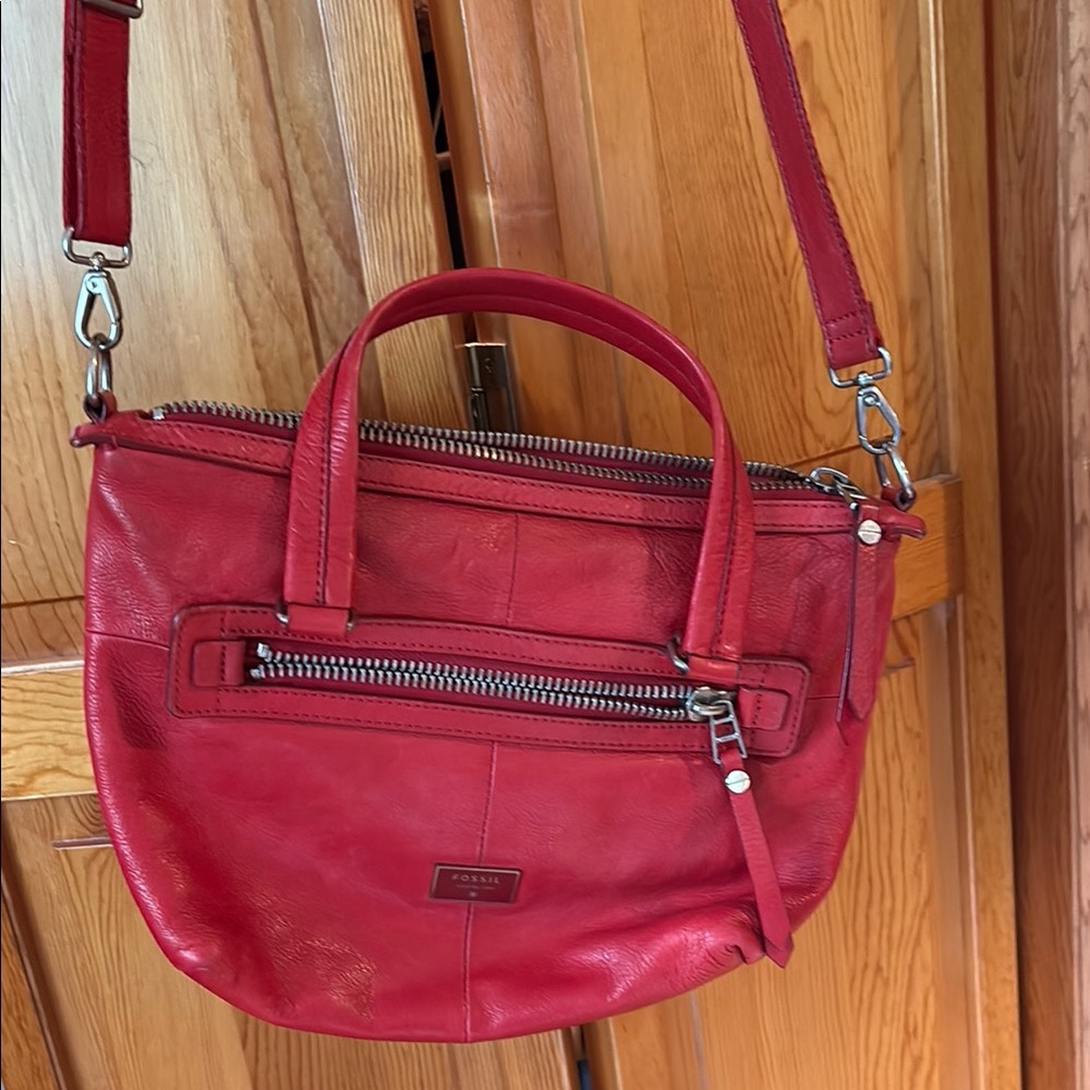 Fossil medium handbag, detachable crossover, body strap- RED ❤️